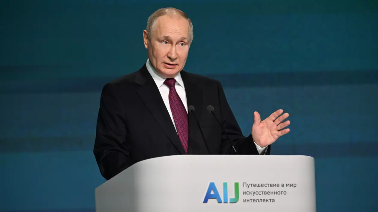 Președintele rus Vladimir Putin vorbește în timpul conferinței internaționale Artificial Intelligence Journey organizată de Sber la Moscova, Rusia