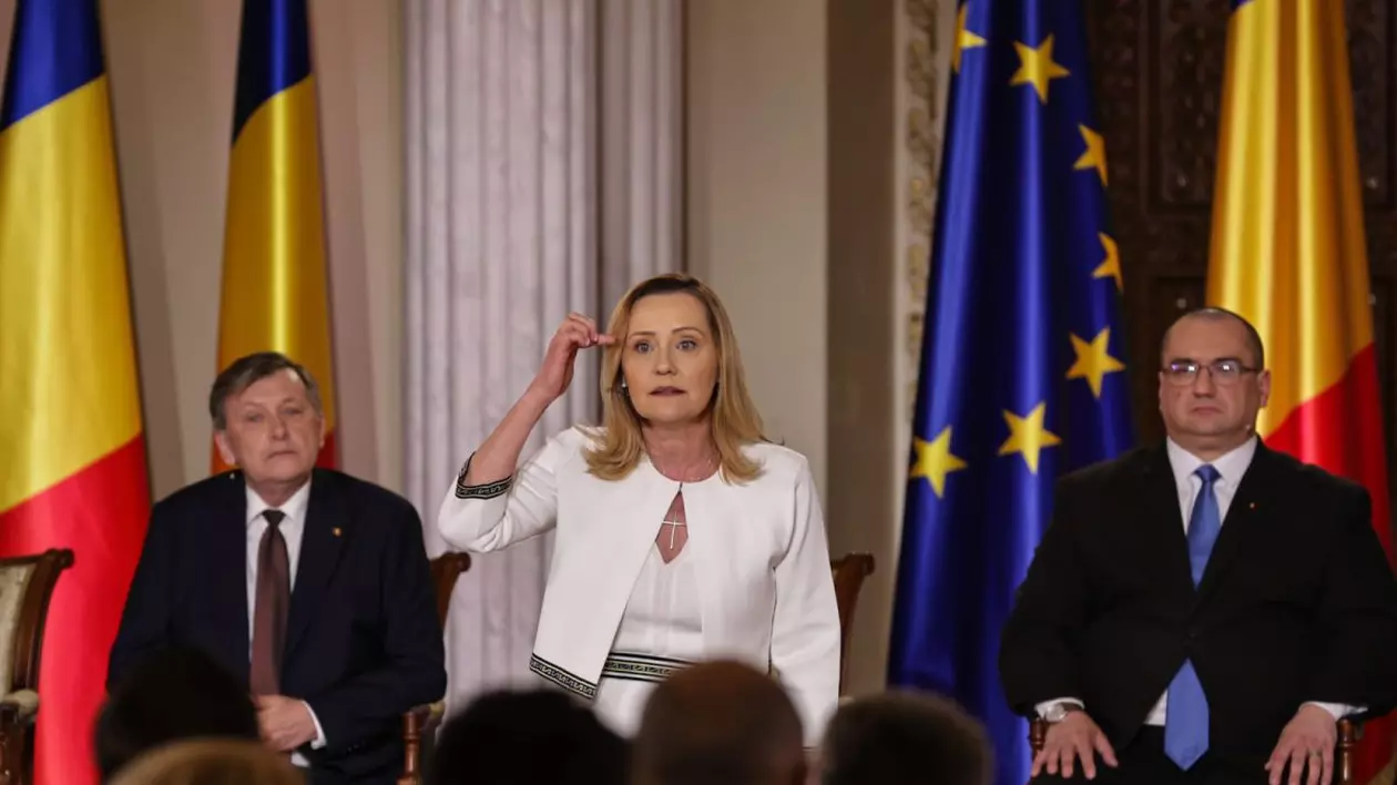 Elena Lasconi vorbește în cadrul dezbaterii prezidențiale organizate, marți, 29 aprilie.
