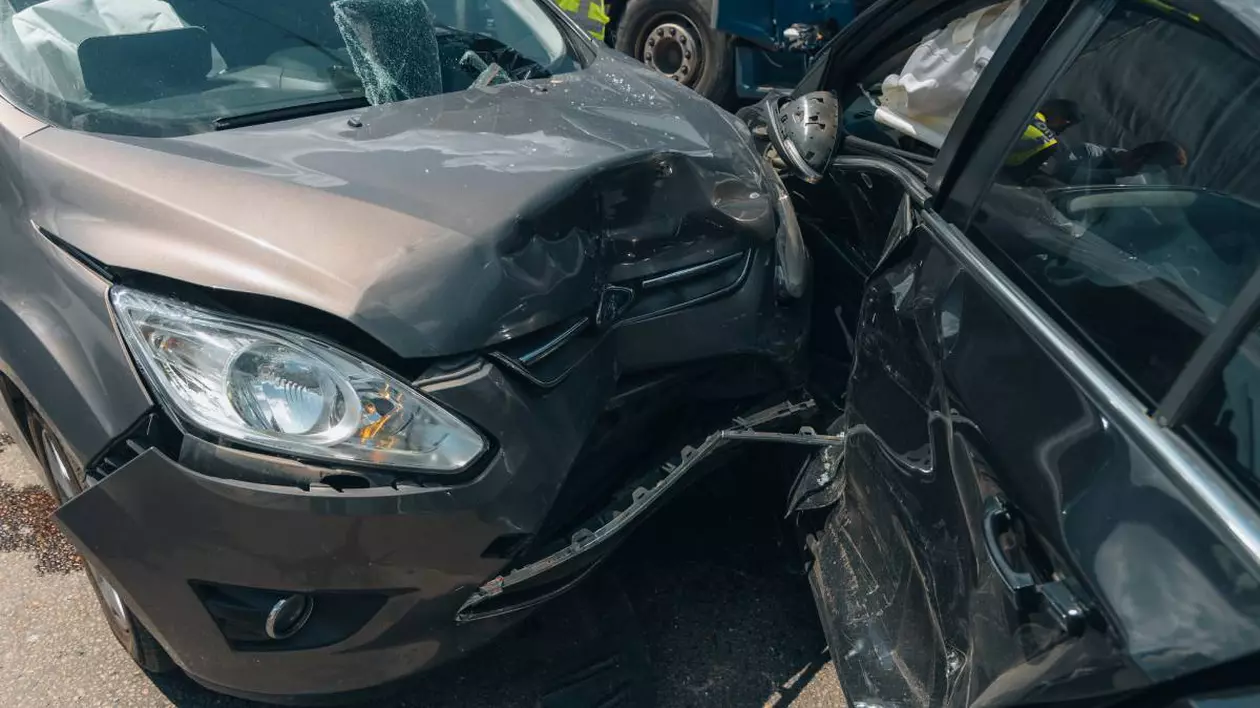 Ce să facă șoferii în caz de accident cu o mașină asigurată de bulgarii interziși în Polonia care au zeci de mii de clienți în România