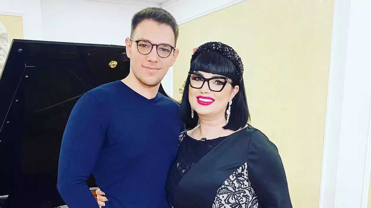 Ozana Barabancea, alături de fiul ei, Andrew Barabancea