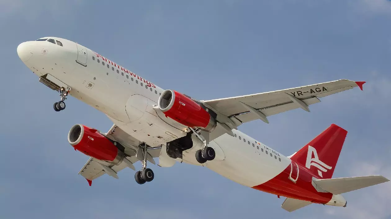 Avion Animawings în alb și roșu