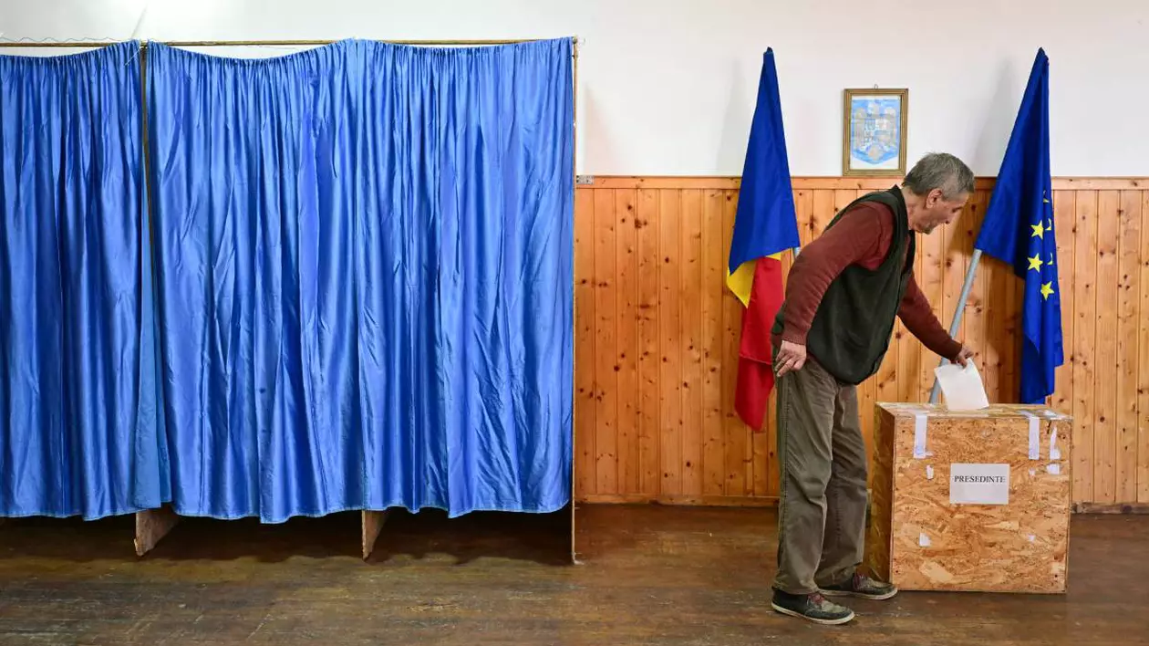 Un bărbat a murit într-o secție de votare din Mehedinți. Omului i s-a făcut rău în cabina de vot
