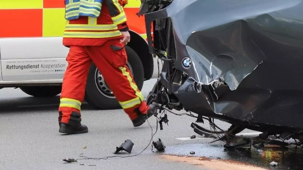 Cum arată un SUV BMW, după ce i-a explodat o roată la 240 km/h