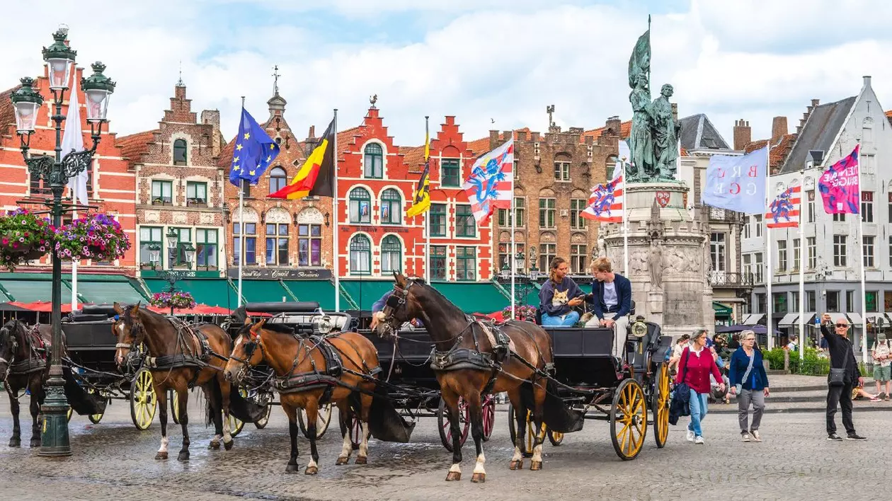 Turiștii din Bruges distrug o parte valoroasă a patrimonuiului orașului: „Cerem respect”