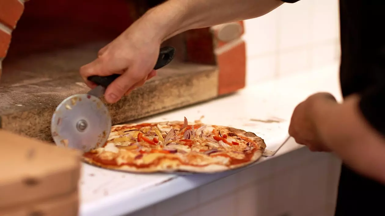 Un pizzer francez a recunoscut că a ucis, tranșat și gătit un bărbat, după un jaf eșuat: „Ceea ce urmează să vă spun este oribil”