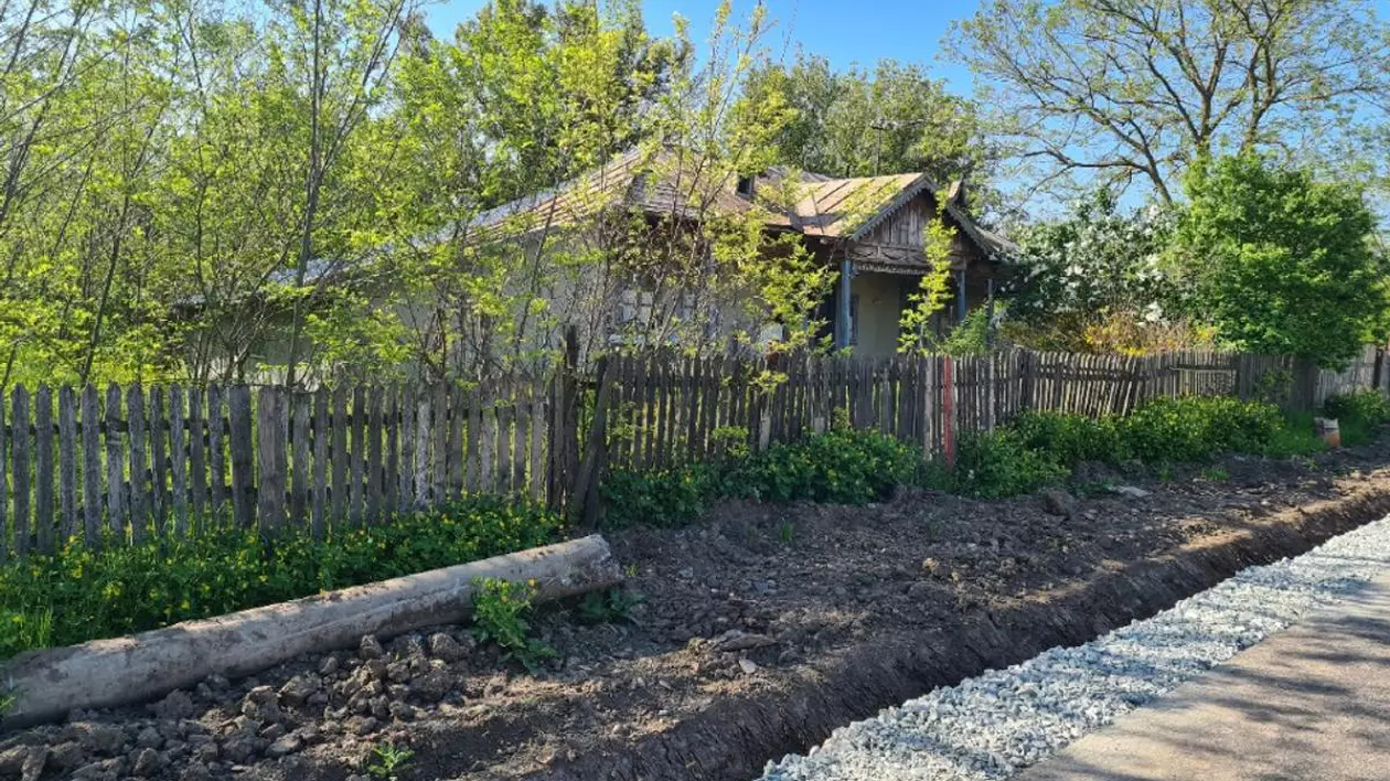 Locuințele disponibile în România la maximum 35.000 de euro. Opțiuni de apartamente, case bătrânești și construcții noi din lemn sau BCA
