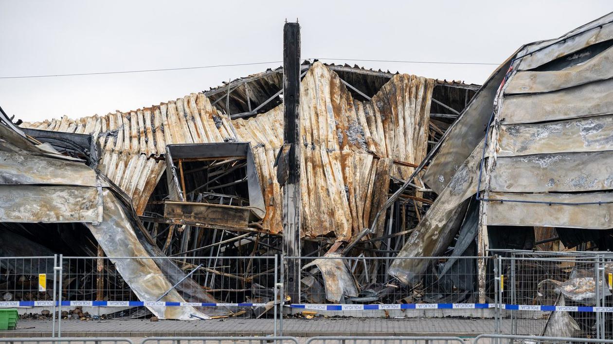 Polonia a închis consulatul Rusiei din Cracovia, după ce a acuzat serviciile secrete de la Kremlin că au incendiat un mall din Varșovia