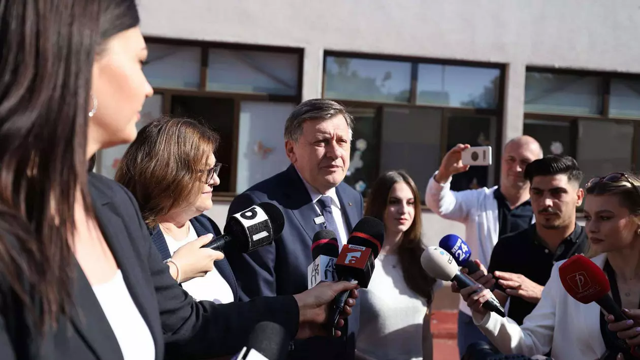 Crin Antonescu, mesaj după ce a pierdut intrarea în turul 2 al alegerilor prezidențiale: „Nu contează să câștigi și atât”
