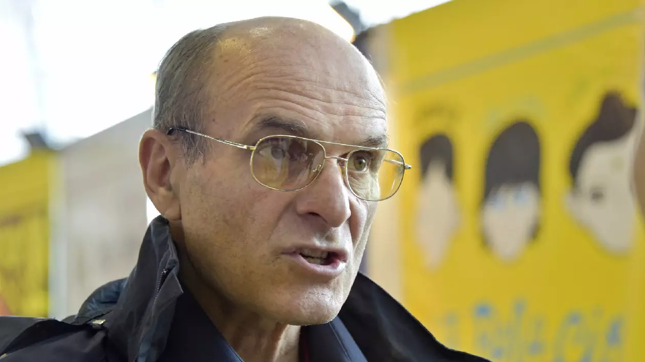 Cristian Tudor Popescu participa sambata, 6 aprilie 2016, in Timisoara, la Bookfest-Salonul de carte, editia VIII, sambata, 6 aprilie 2019, la Centrul Regional de Afaceri din Timisoara