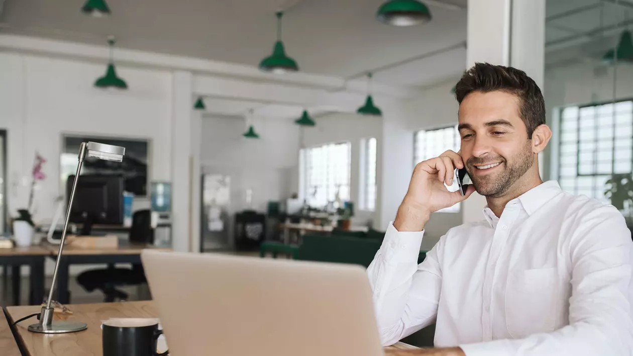 Cum Transformă o Centrală Telefonică Virtuală Modul În Care Comunică o Afacere