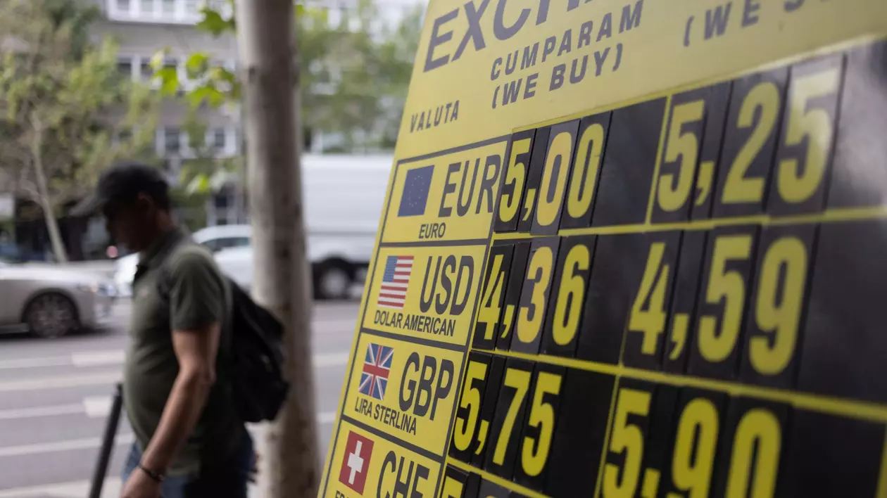 Avertisment BNR înainte de alegeri: Ies bani din țară, este vital ca România să aibă un program fiscal credibil