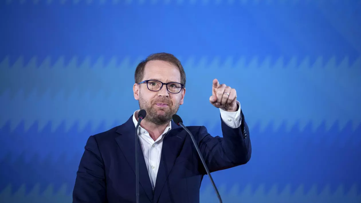 Dominic Fritz cere AUR să respecte rezultatul alegerilor: „George Simion trebuie să-și controleze partidul”