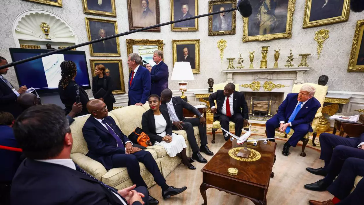 Cum a orchestrat Casa Albă ambuscada lui Trump împotriva președintelui Africii de Sud