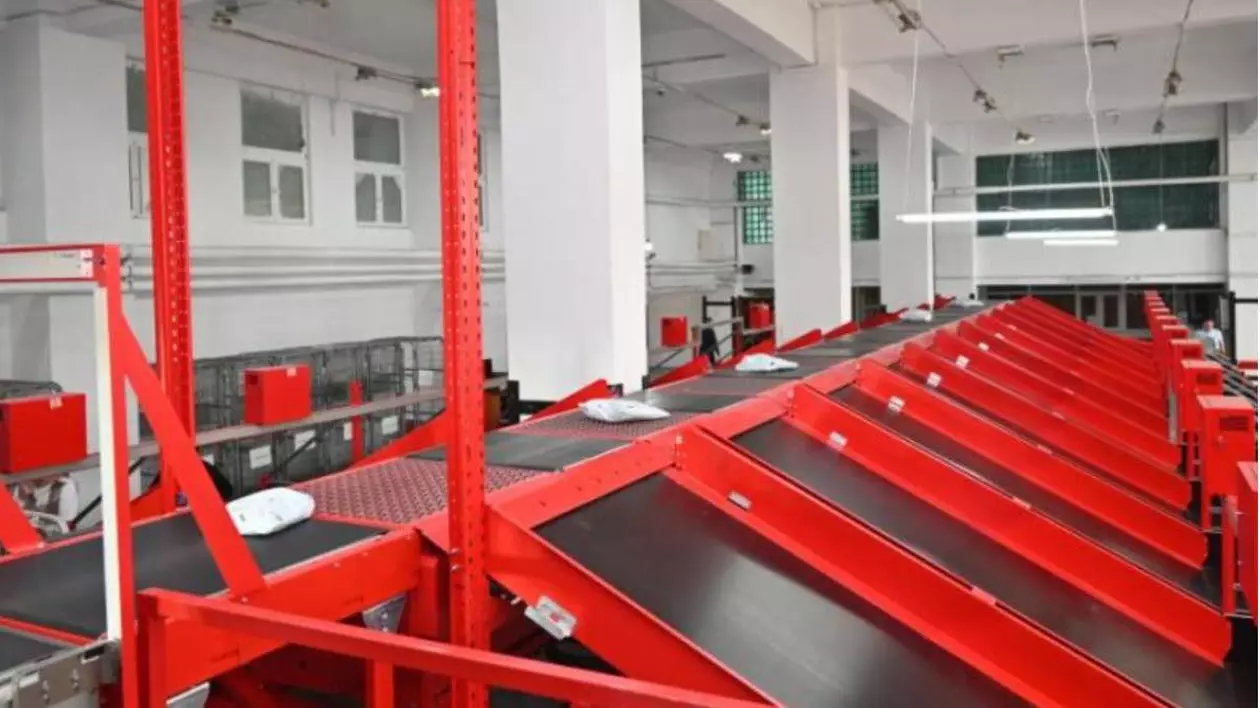 Poșta Română, investiție de 500.000 de euro la Galați: a cumpărat un echipament care sortează automat coletele