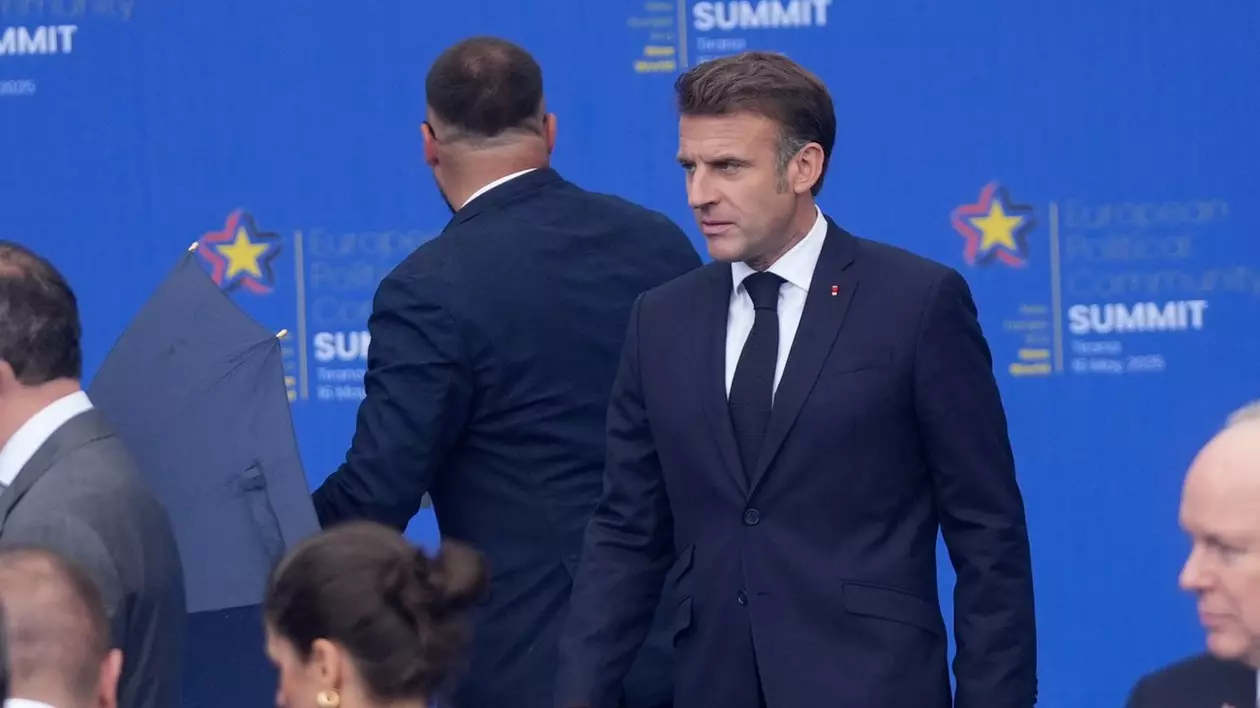 Emmanuel Macron denunță ingerințe străine în alegerile din Europa: „România trăiește asta acum”