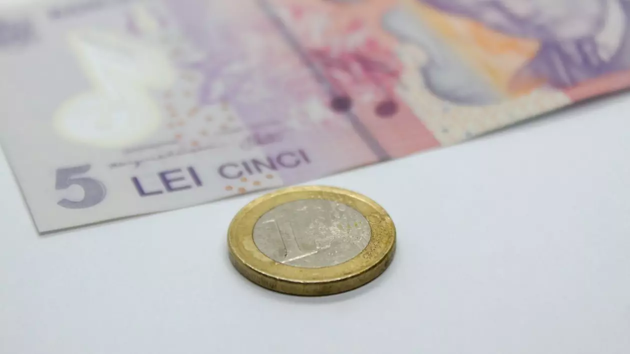 Ce cred candidații la Președinție despre căderea leului. George Simion: „Anumite companii au pariat împotriva leului” / Nicuşor Dan: „Am avut acelaşi efect după alegerile din noiembrie”