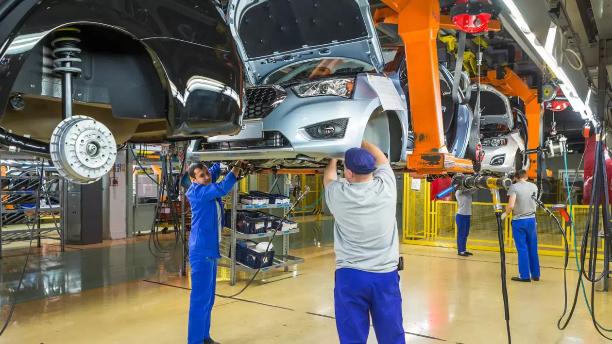 Producătorul auto care reacționează dur la scăderea vânzărilor: va da afară 11.000 de angajați pe plan mondial