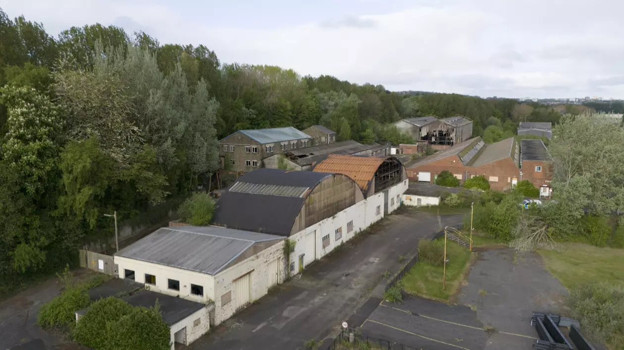 În imagine este ilustrată scena incendiului din parcul industrial Fairfield din zona Bill Quay din Gateshead