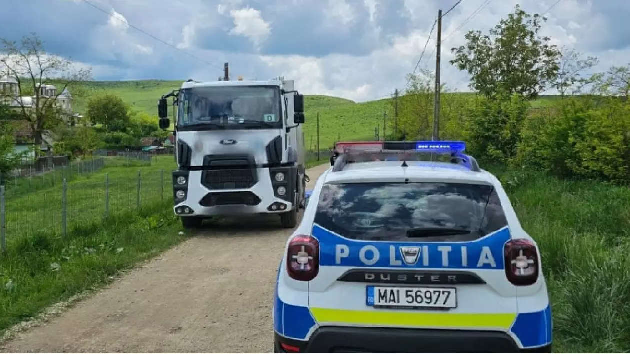 O femeie și un copil de trei ani au murit după ce au căzut din căruță și au fost călcați de un camion, la Boian, în județul Cluj