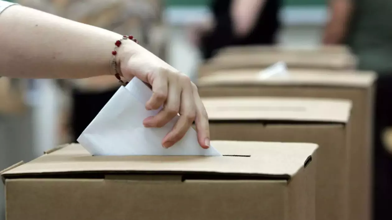 Zeci de sesizări au fost făcute pe durata campaniei electorale. MAI a început să ducă materialele electorale către secții