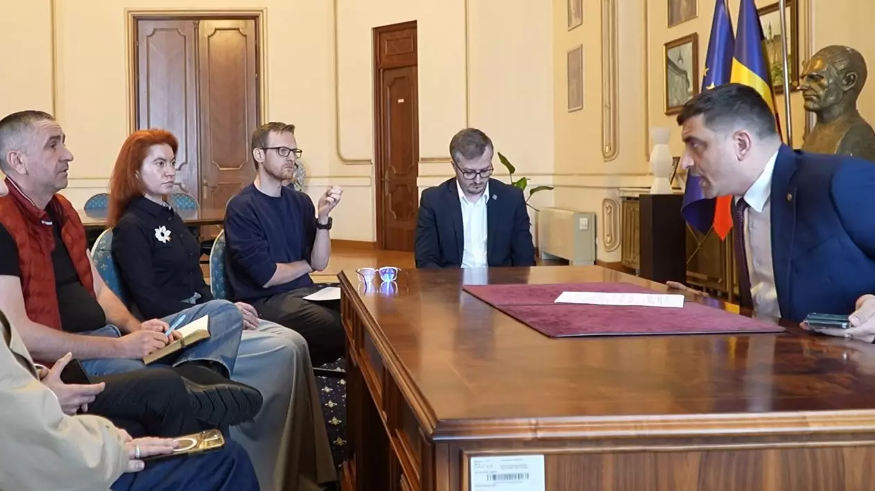 Ce a postat George Simion când Nicușor Dan era la dezbaterea Digi24: „Ne credeți atât de imbecili încât să venim la un linșaj în direct?”. Jurnaliștii susțin că au fost filmați pe ascuns