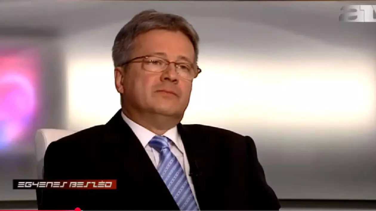 György Suha, fost purtător de cuvânt al poliției maghiare, apelează la împrumuturi pentru a-și plăti cauțiunea uriașă. De ce este acuzat