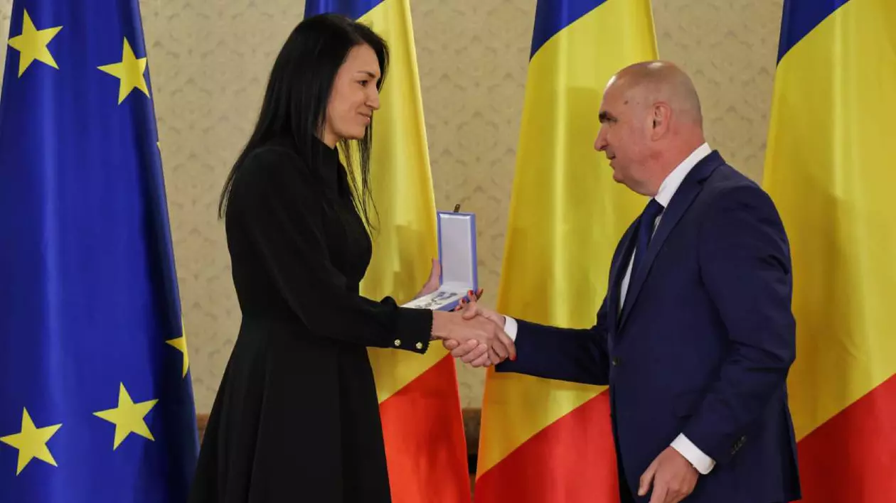 Handbalista Cristina Neagu a fost decorată de președintele Ilie Bolojan: „Un model de urmat pentru actualele și viitoarele generații de copii”