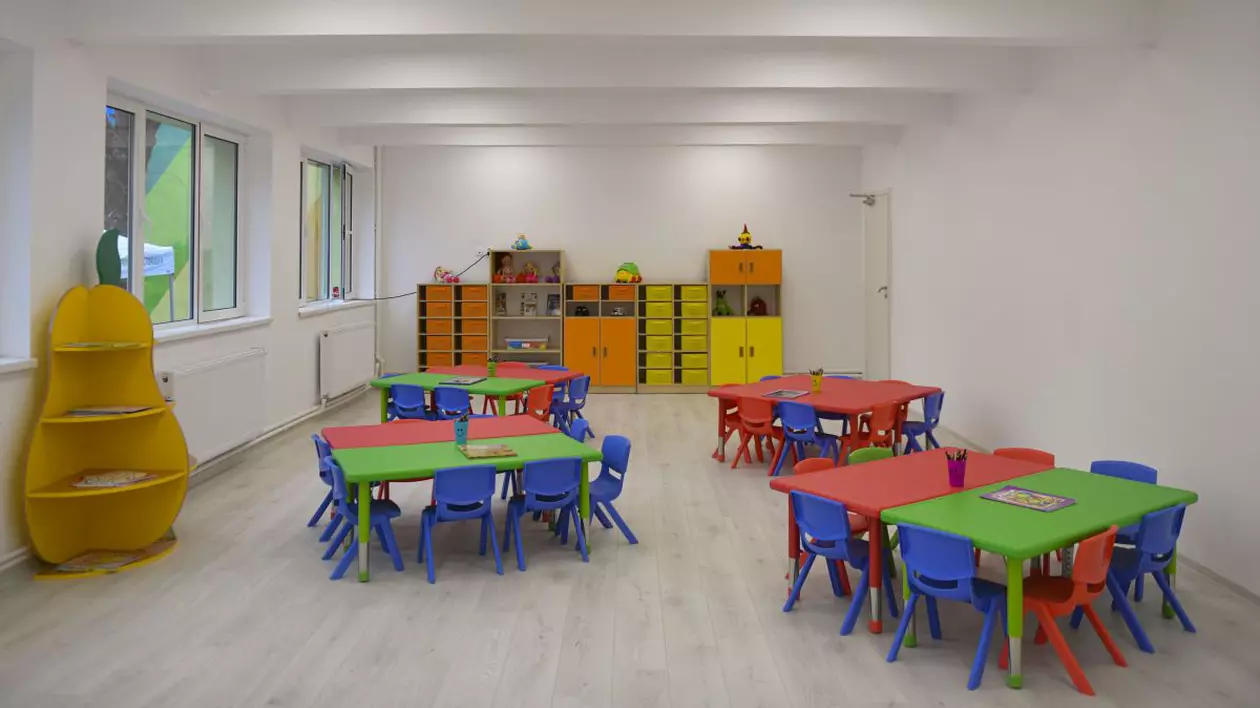 Imagine cu o sala de la o grădiniță din București
