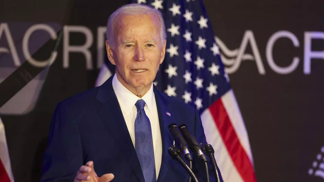 Joe Biden îl critică pe Donald Trump într-un nou interviu pentru BBC: „Ce naiba se întâmplă? Ce fel de președinte vorbește așa?”