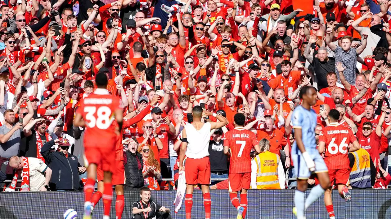 Fanii echipei FC Liverpool au provocat un adevărat cutremur după golul reușit de Cody Gakpo, în meciul cu Tottenham, scor 5-1