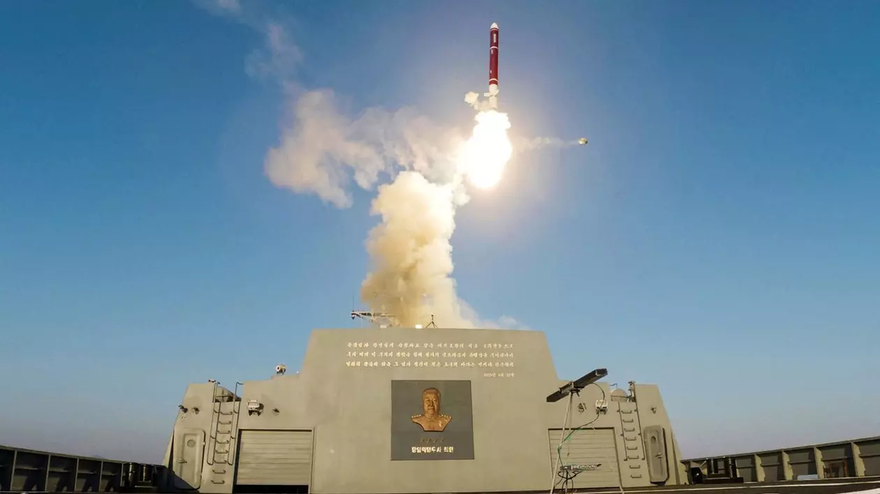 Coreea de Nord a arestat trei oameni, după accidentul de la lansarea unei nave de război. Kim Jong-un denunţase un „act criminal”