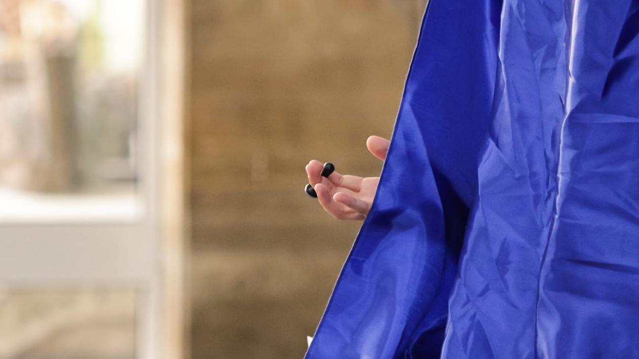 Votant din Sfântu Gheorghe, amendat cu 1.000 de lei după ce a blocat ușa de acces într-o secție
