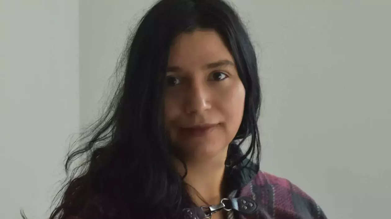 Britanica Madeline Potter, născută într-o familie de romi din România, a scris o carte despre istoria întunecată a romilor nomazi din 10 țări