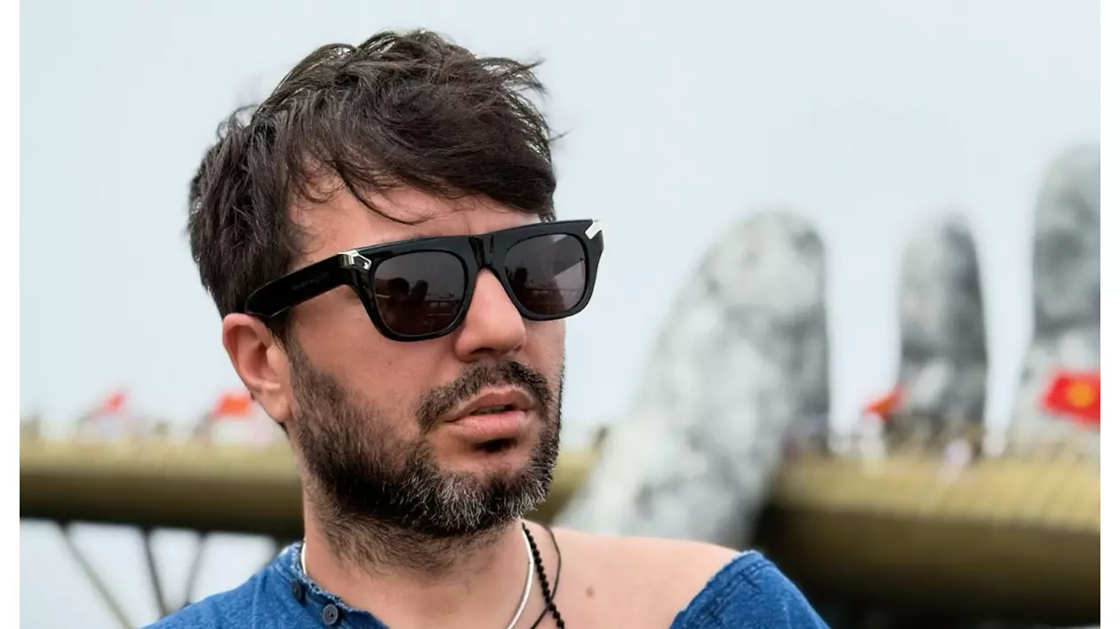 Semifinalistul de la „Te cunosc de undeva” și-a făcut o prietenă atipică în Vietnam. „Oameni crescuți la oraș se uitau la ea cu jind”/ VIDEO EXCLUSIV