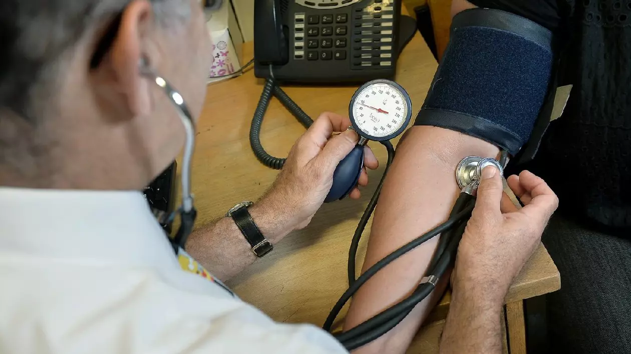 31 de județe se bat pentru 20% dintre cardiologii români. 80% dintre specialiști lucrează în zece județe și în București