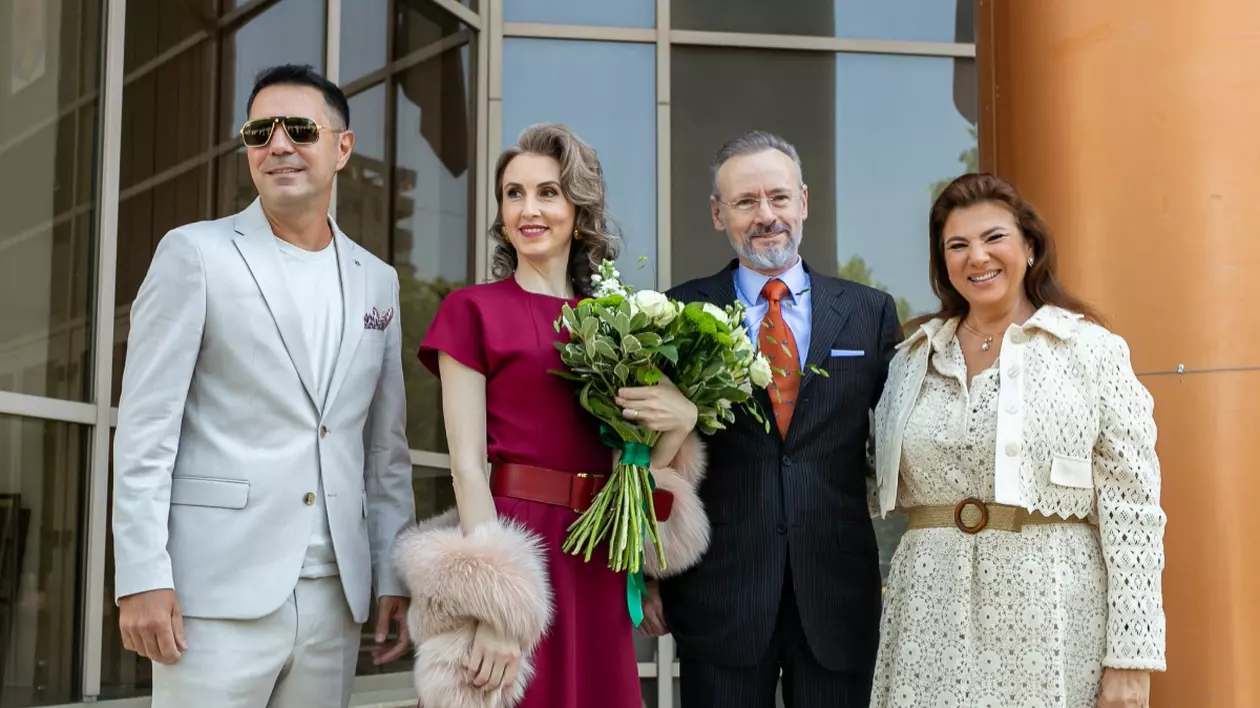 Imagini noi de la cununia civilă a lui Mihai Albu cu Elena Nechifor. Mireasa nu s-a putut abține și a izbucnit în lacrimi