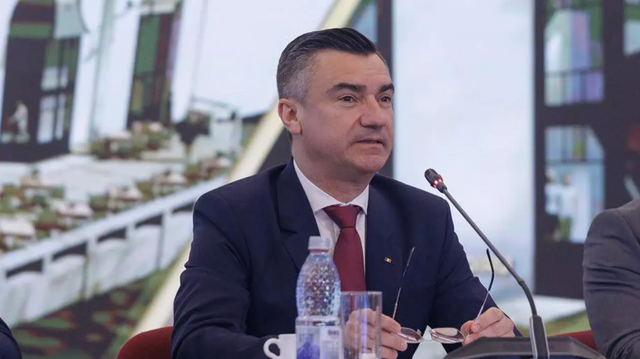 Mihai Chirica, primarul din Iași, furios pe oamenii din subordine: „Nu accept astfel de artficii la limita legii”