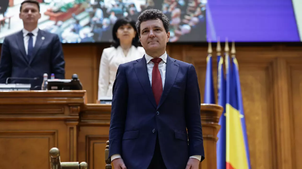 Nicușoer Dan la ceremonia de învestire
