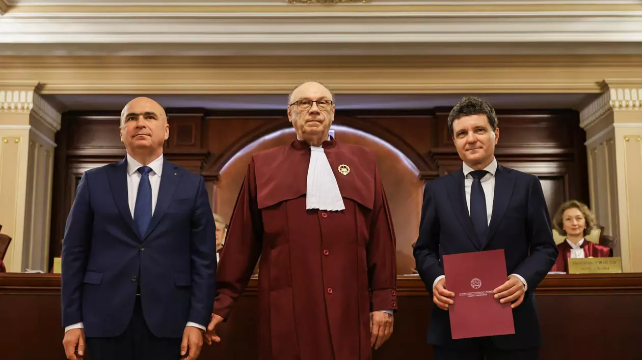 Oamenii președintelui Dan, noile mutări politice și debutul negocierilor pentru guvern. Prima predare simbolică a puterii | Reportaj