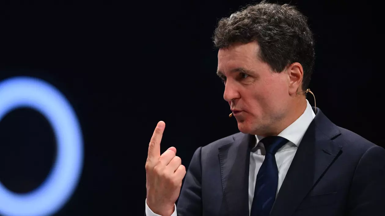 Reacția lui Nicușor Dan, după ce George Simion a mulțumit Statelor Unite că au scos România din Visa Waiver: „Un «suveranist» de faţadă”