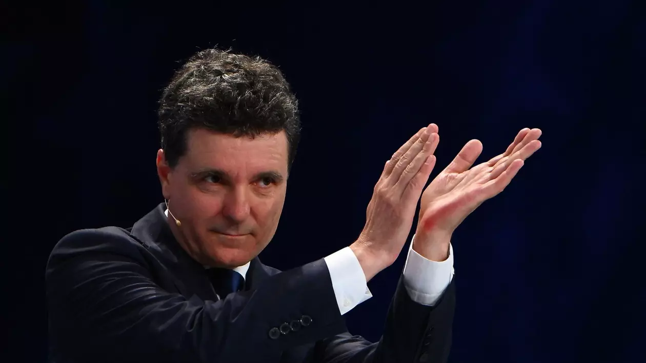 Nicușor Dan, la mitingul pe care l-a organizat în Piața Victoriei: „Cum a ajuns ura asta să ne dezbine?”