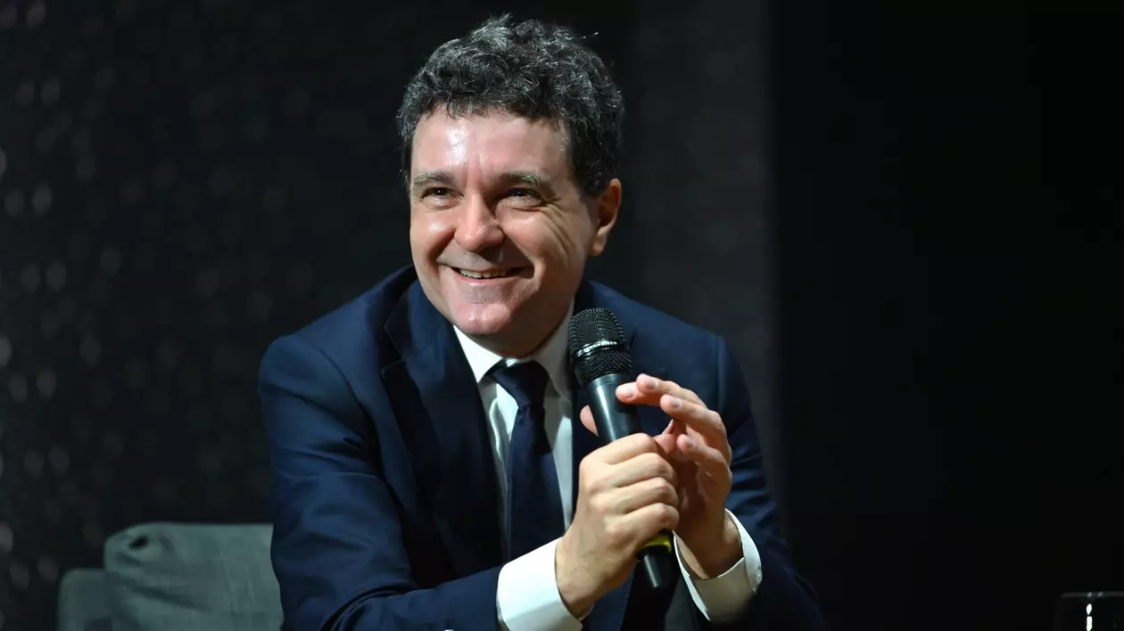 Ce spunea un tânăr Nicușor Dan, recent întors din Franța după 6 ani: „Dacă o să mă ratez, o să am satisfacția că am căzut de foarte sus”