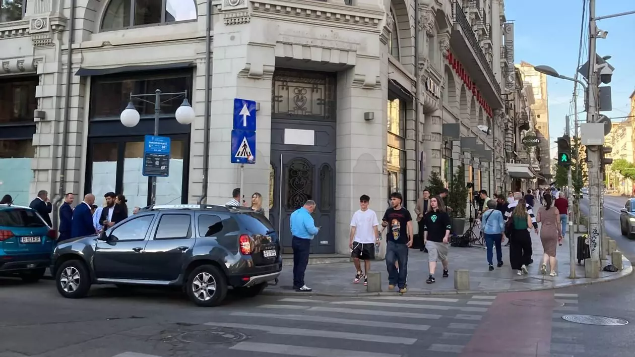 Ce se întâmplă la sediul de campanie al lui Nicușor Dan, într-o berărie din București