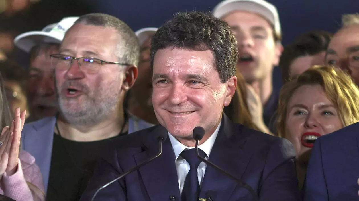 Nicușor Dan a ieșit pe locul 3 în primele rezultate exit poll publicate duminică, 4 mai, dar distanța față de locul 2 ocupat de Crin Antonescu este infimă. Foto: Inquam Photos / Octav Ganea