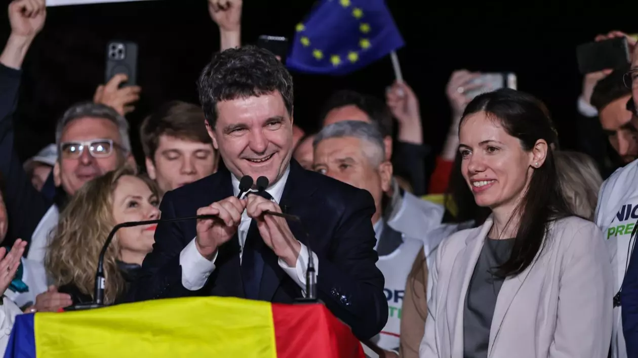 Mirabela Grădinaru, apariție în calitate de „prima doamnă a României”. Cum a fost surprinsă aseară alături de Nicușor Dan și ce program are azi