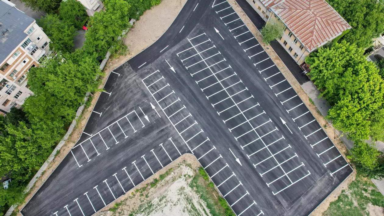 O nouă parcare s-a deschis la Craiova, într-o zonă aglomerată a orașului: „Condiții civilizate de staționare”