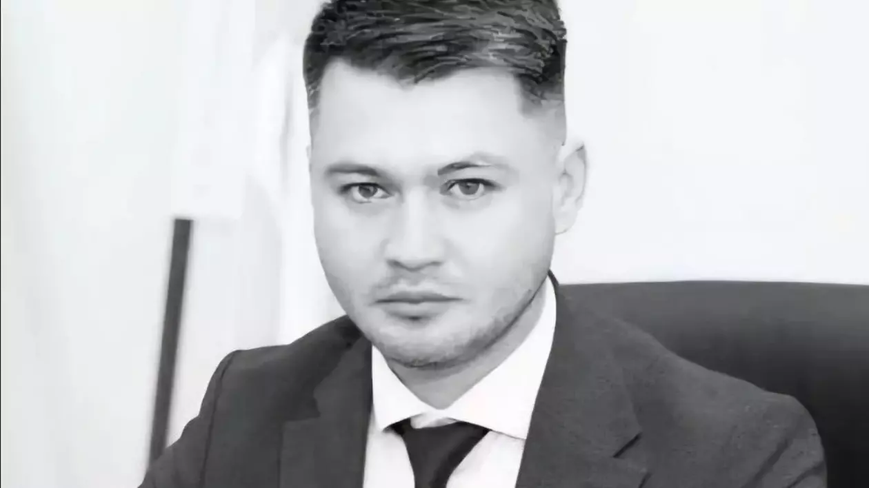 Fotografie alb-negru cu Zaur Gurțiev, unul dintre oamenii cheie ai Rusiei din spatele asaltului din Mariupol a murit într-o explozie, în Stavropol