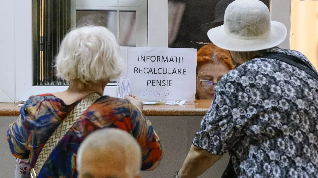 Câți pensionari avea România la sfârșitul lunii aprilie. Pensia medie e de 2.759 de lei