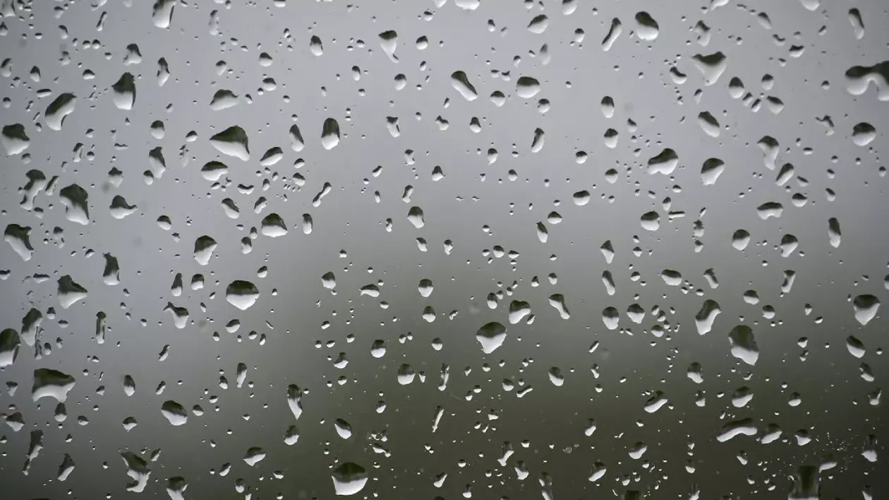 Cod galben de vreme deosebit de rece și ploi. Avertizare meteo ANM pentru toată țara