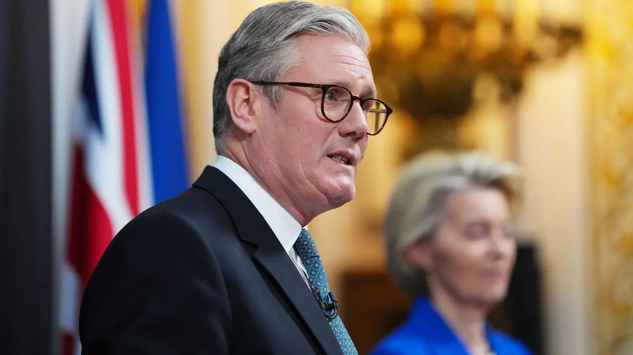 UE și Londra, acord istoric la 5 ani după Brexit: mai puține controale, mai multă cooperare, fără revenire în piața unică